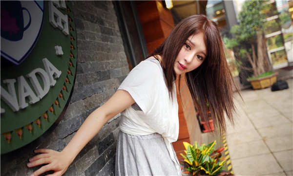 明光想找一个女性生孩子给报酬-｛找个女人生孩子多少钱｝